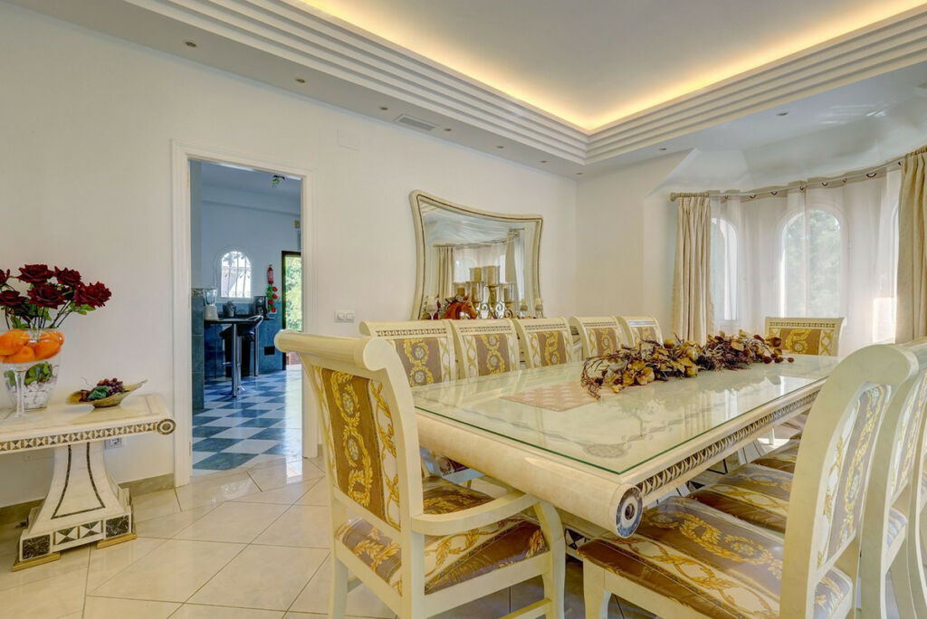Detached Villa Benahavís Málaga - image 21
