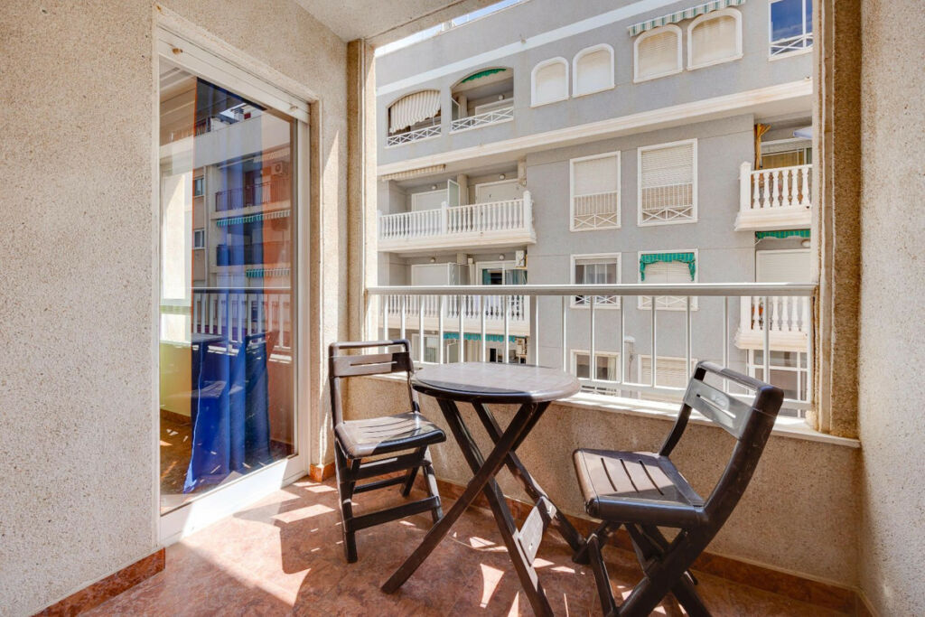 Middle Floor Apartment Torrevieja Alicante - image 21