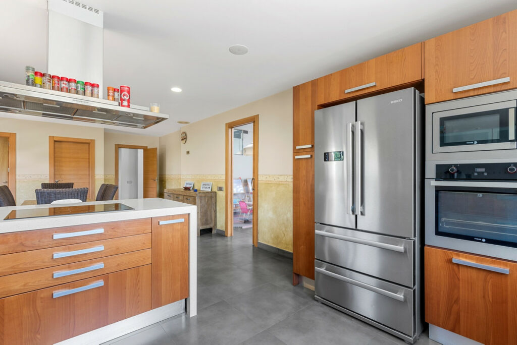 Detached Villa Elche Alicante - image 21