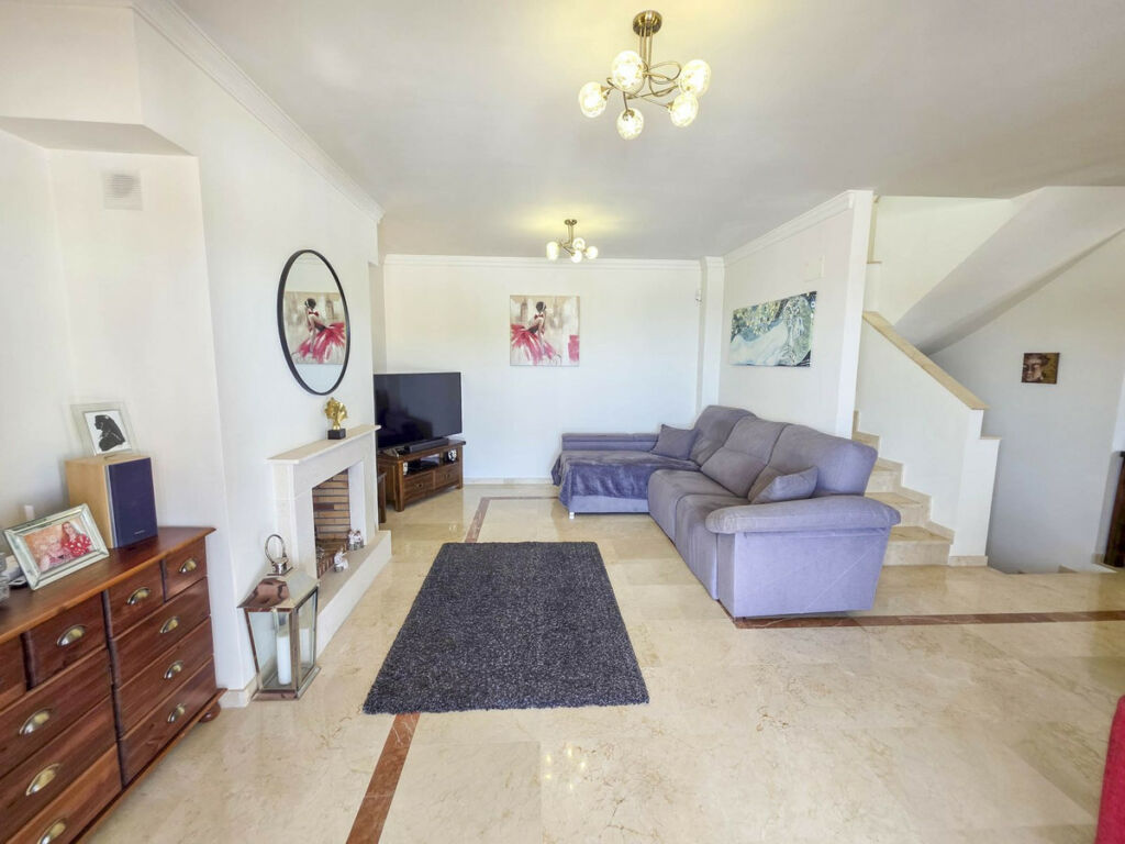Semi-Detached House Casares Playa Málaga - image 10