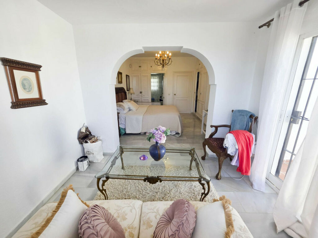 Townhouse El Paraiso Málaga - image 21