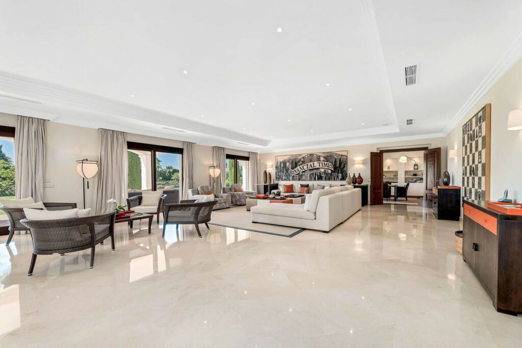 Detached Villa Sierra Blanca Málaga - image 21