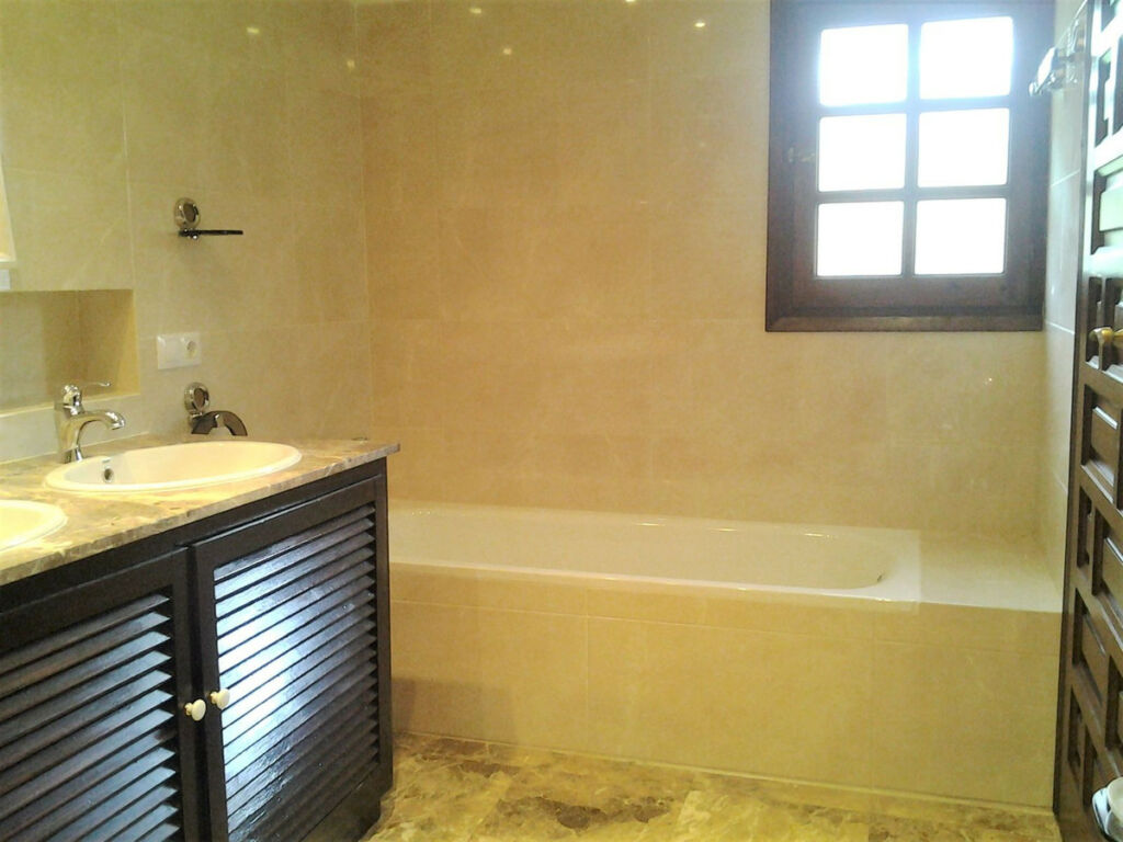 Detached Villa San Pedro de Alcántara Málaga - image 21