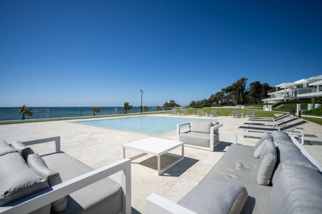 Middle Floor Apartment Estepona Málaga - image 21