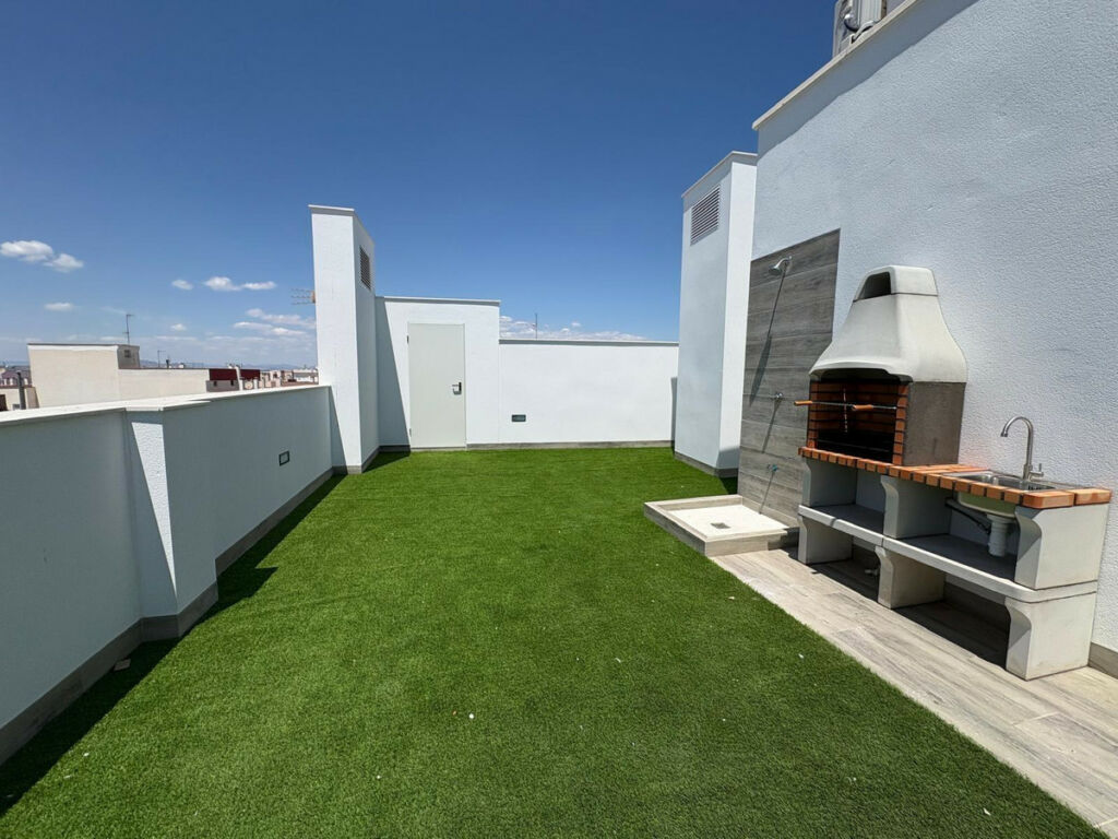 Middle Floor Apartment Torrevieja Alicante - image 21