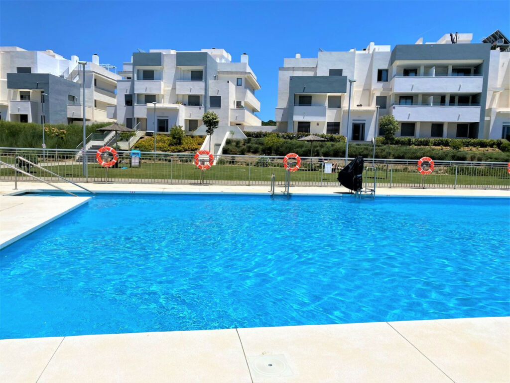 Middle Floor Apartment Estepona Málaga - image 22