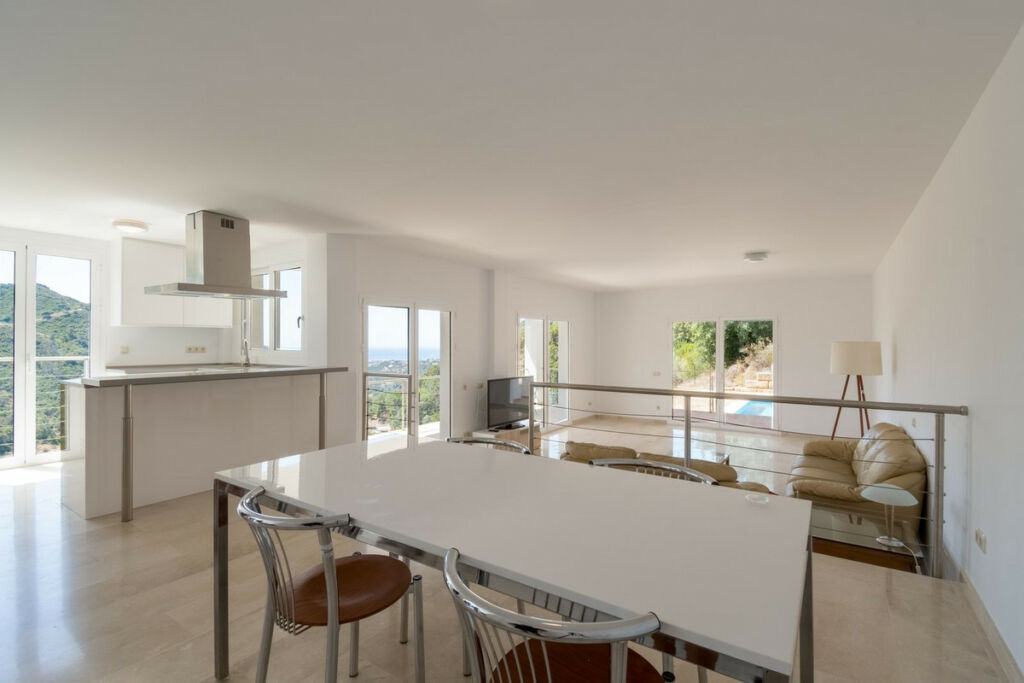 Detached Villa Benahavís Málaga - image 22