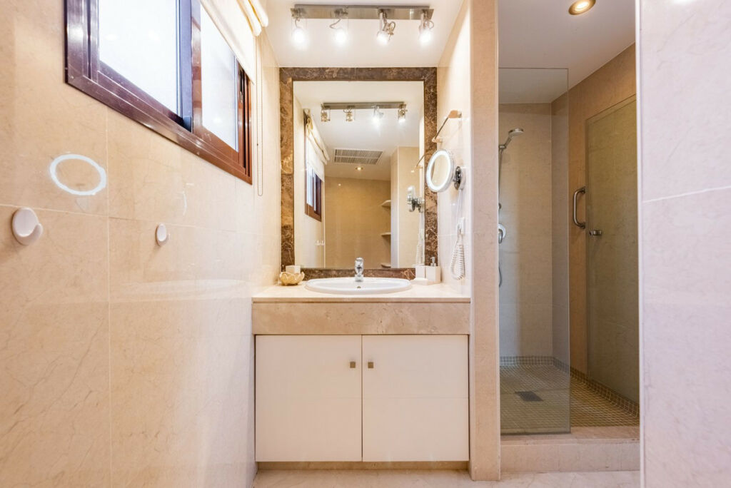 Penthouse Costalita Málaga - image 22