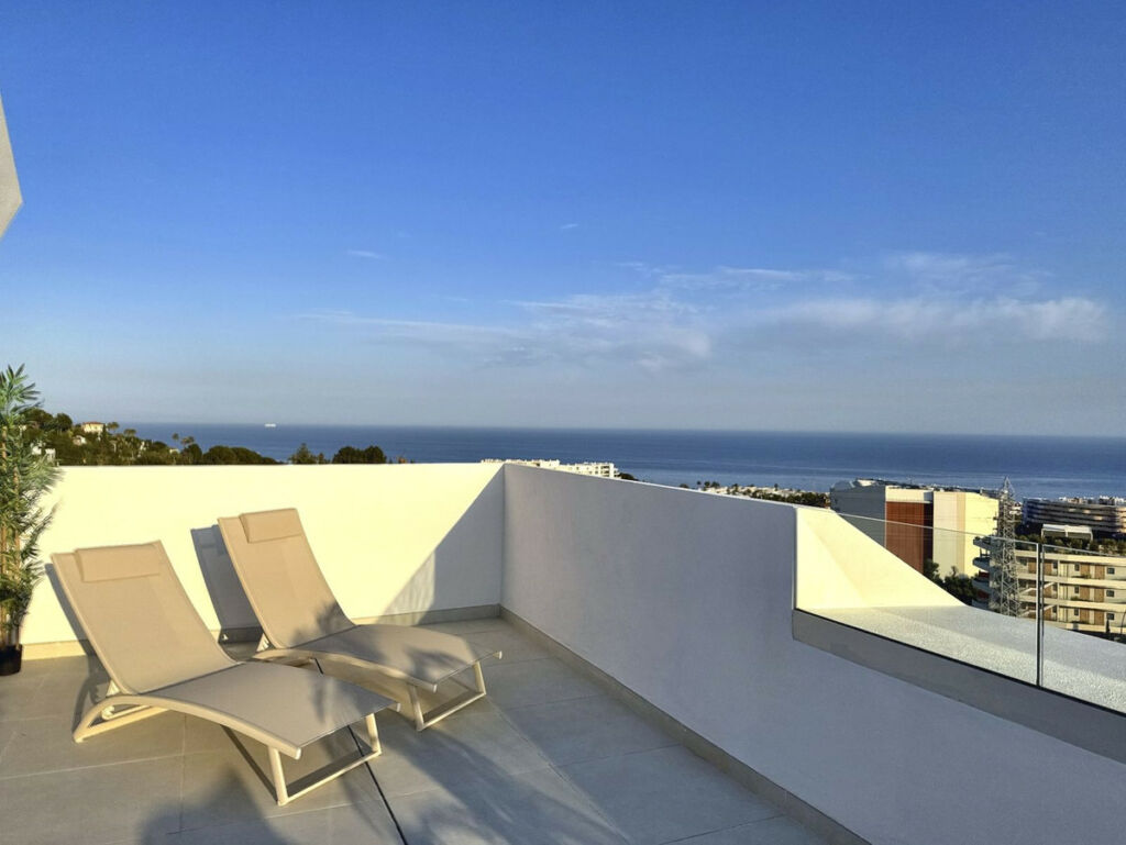 Penthouse Fuengirola Málaga - image 22