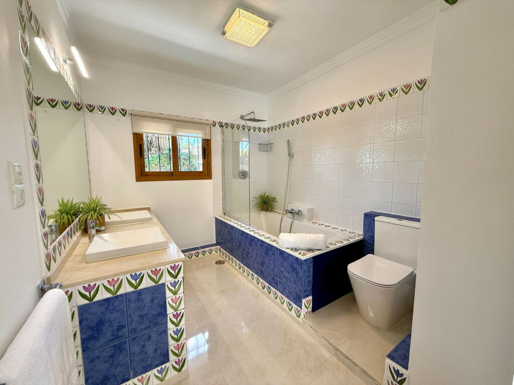 Detached Villa Guadalmina Alta Málaga - image 22
