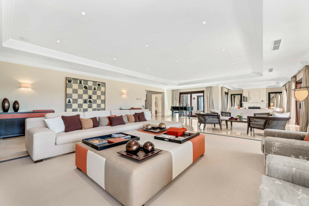 Detached Villa Sierra Blanca Málaga - image 22