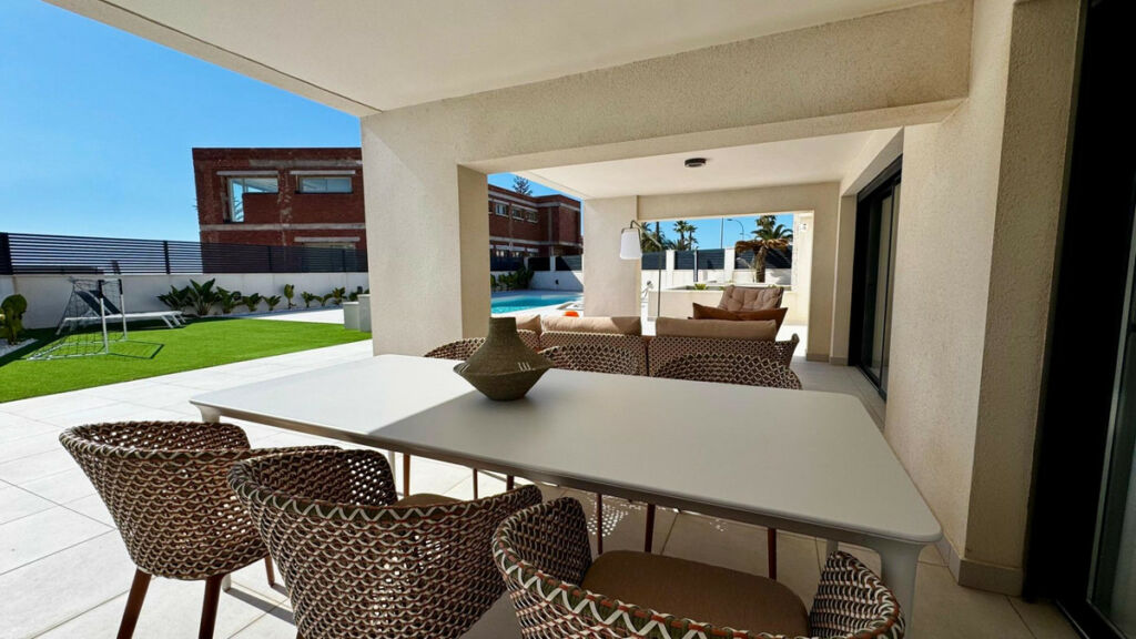 Detached Villa La Veleta Alicante - image 22