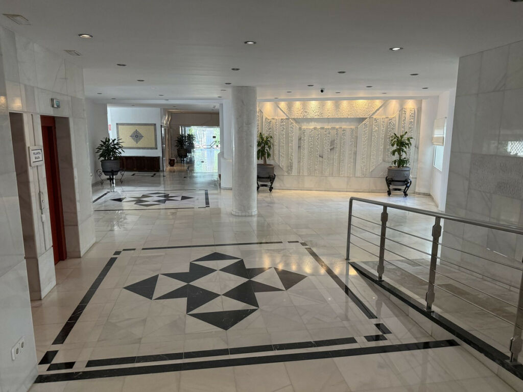 Middle Floor Apartment Puerto Banús Málaga - image 22