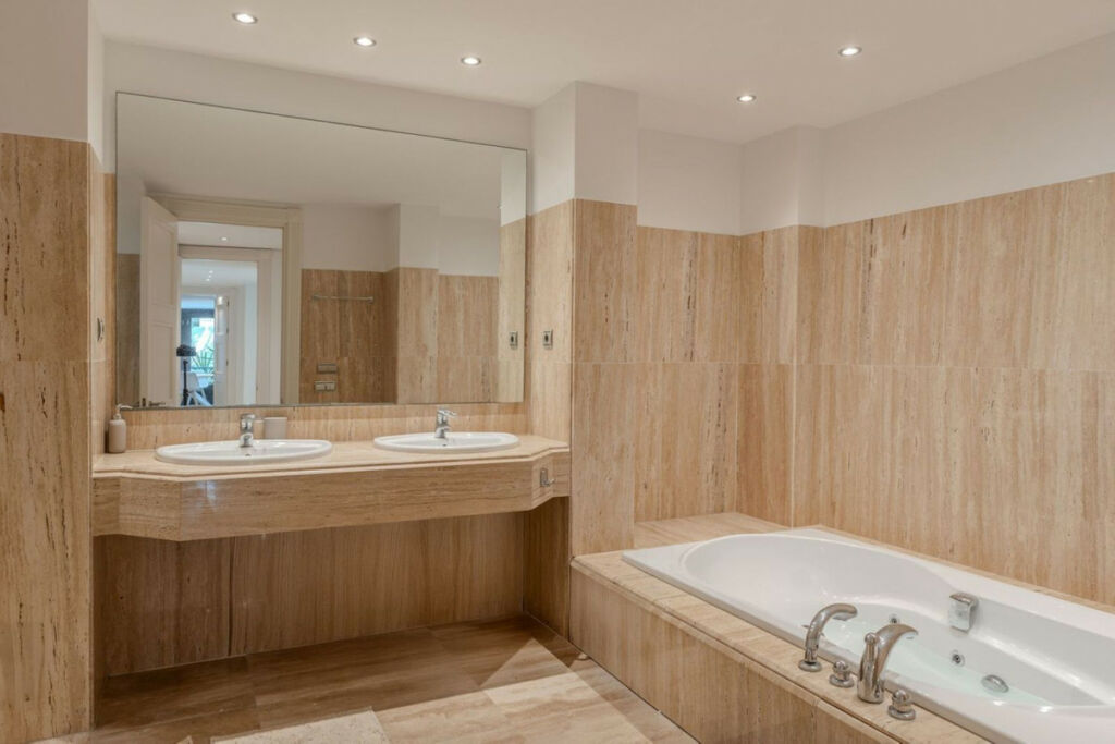 Middle Floor Apartment Los Monteros Málaga - image 22