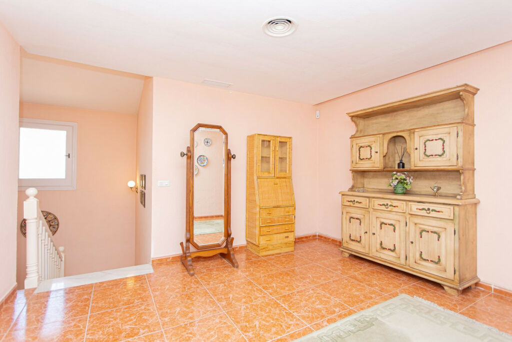 Detached Villa Nueva Andalucía Málaga - image 22