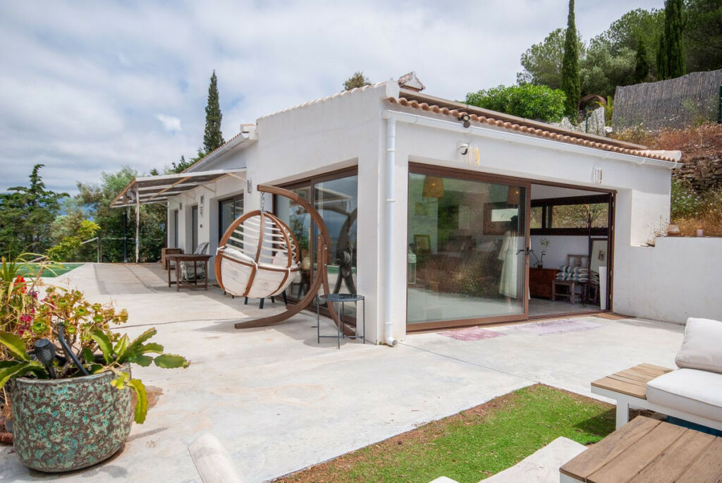 Detached Villa Sayalonga Málaga - image 22