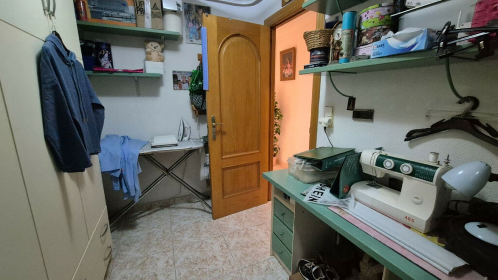 Middle Floor Apartment Torrevieja Alicante - image 22
