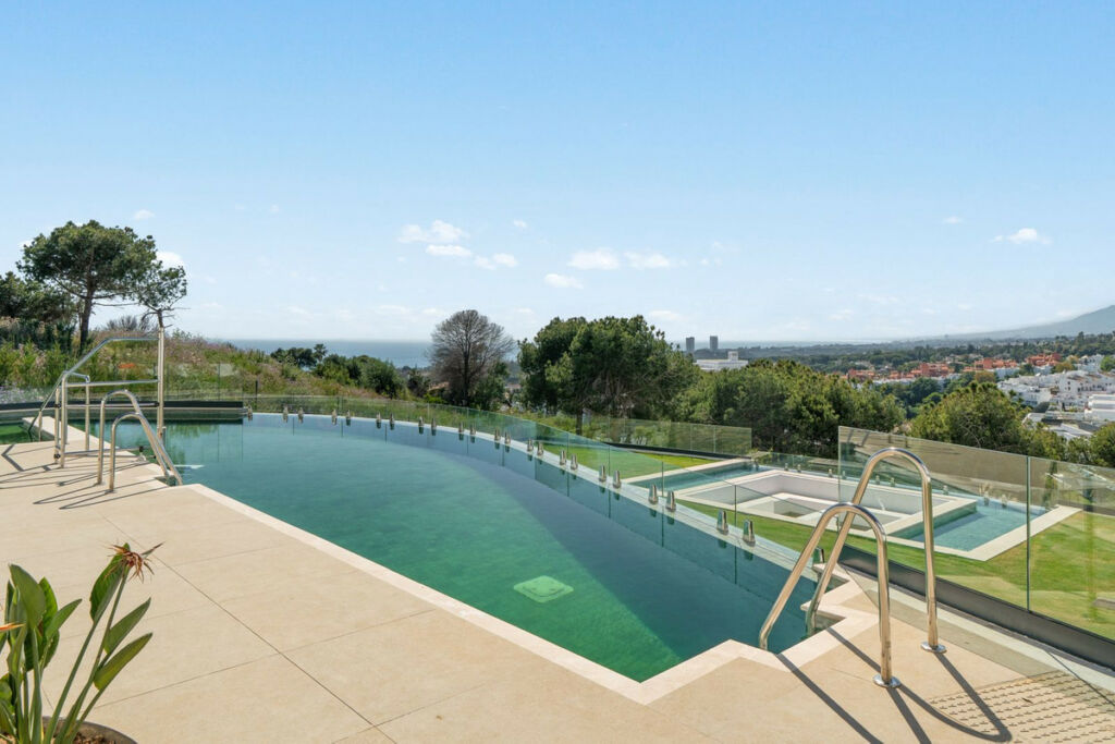 Penthouse Duplex Artola Málaga - image 22