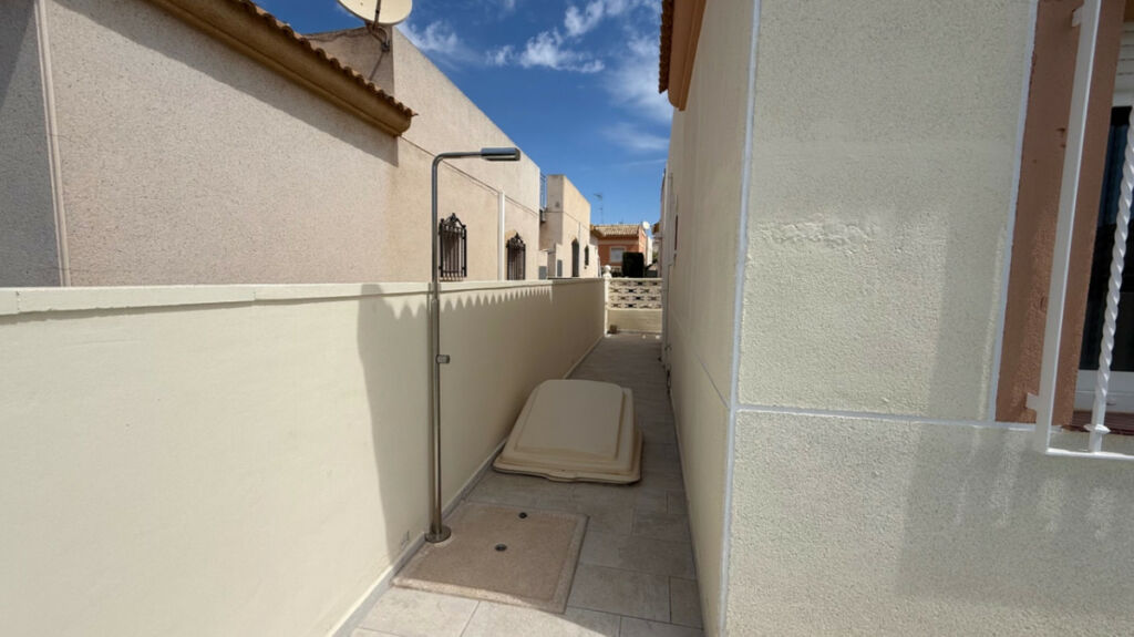 Detached Villa Torrevieja Alicante - image 22