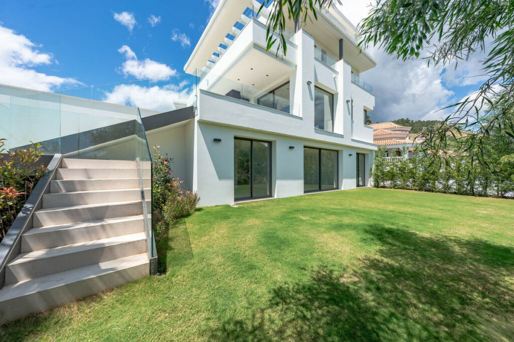 Detached Villa La Quinta Málaga - image 21