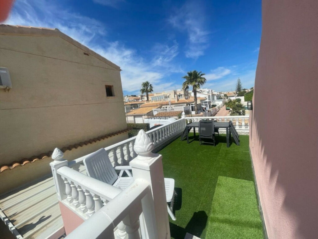 Detached Villa Playa Flamenca Alicante - image 3