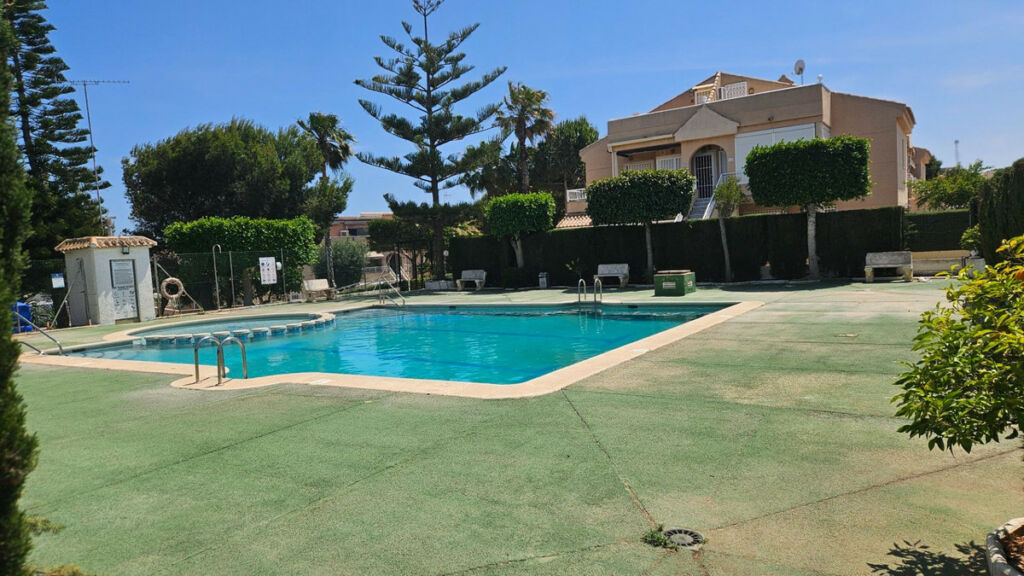 Bungalow Torrevieja Alicante - image 22