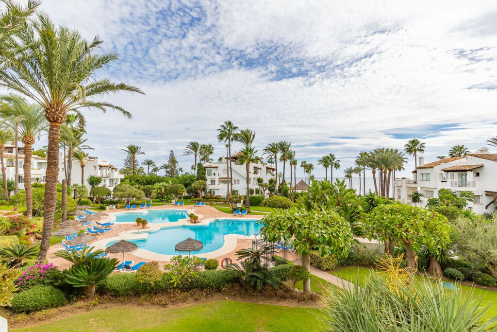 Middle Floor Apartment Estepona Málaga - image 22