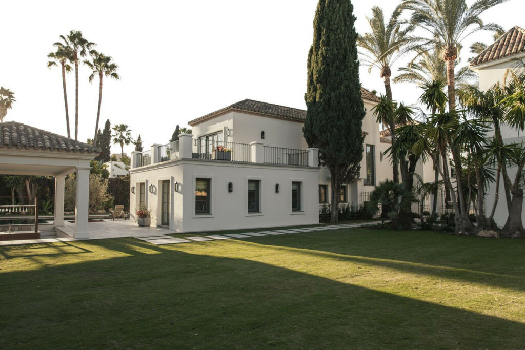 Detached Villa Nueva Andalucía Málaga - image 23