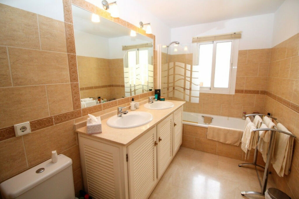 Townhouse Riviera del Sol Málaga - image 23