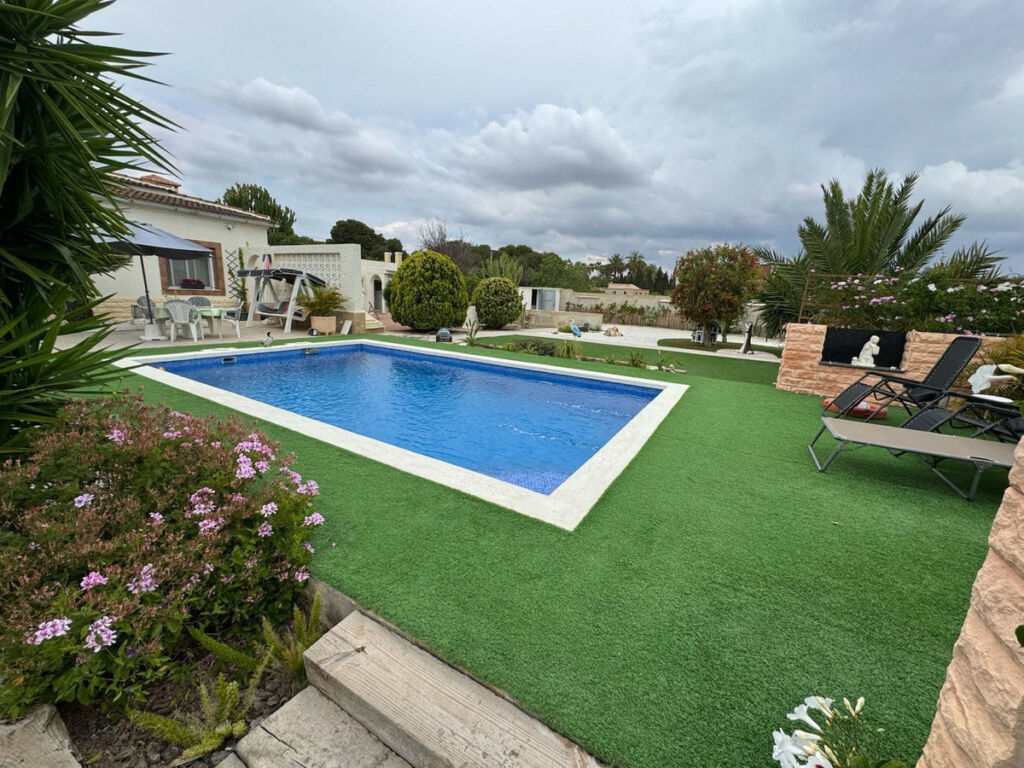 Detached Villa La Marina Alicante - image 23