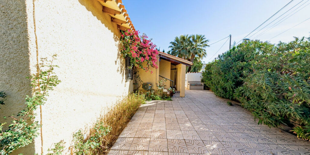 Detached Villa La Nucia Alicante - image 22