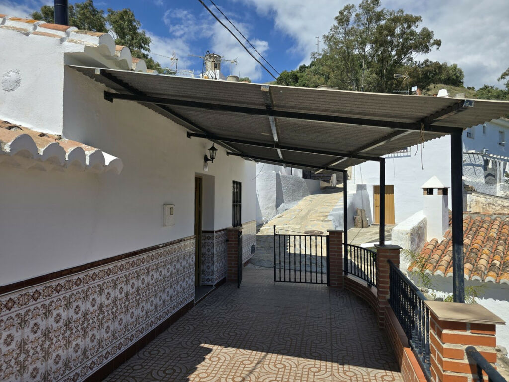 Townhouse Canillas de Aceituno Málaga - image 23