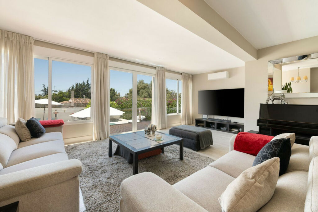 Detached Villa Río Real Málaga - image 23