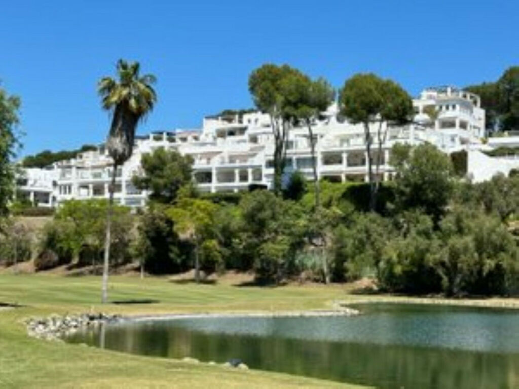 Middle Floor Apartment La Quinta Málaga - image 23