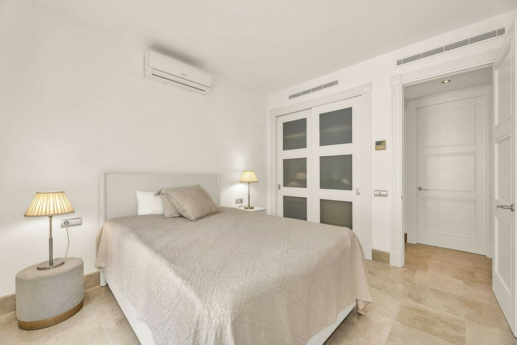 Middle Floor Apartment Los Monteros Málaga - image 23