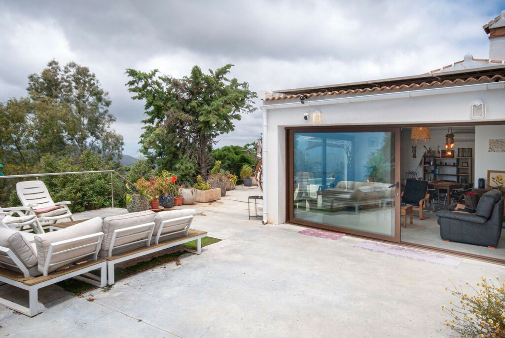 Detached Villa Sayalonga Málaga - image 23