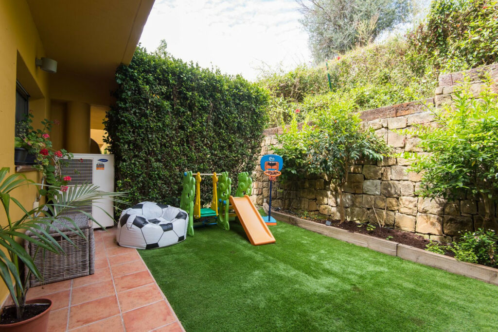 Townhouse Nagüeles Málaga - image 23