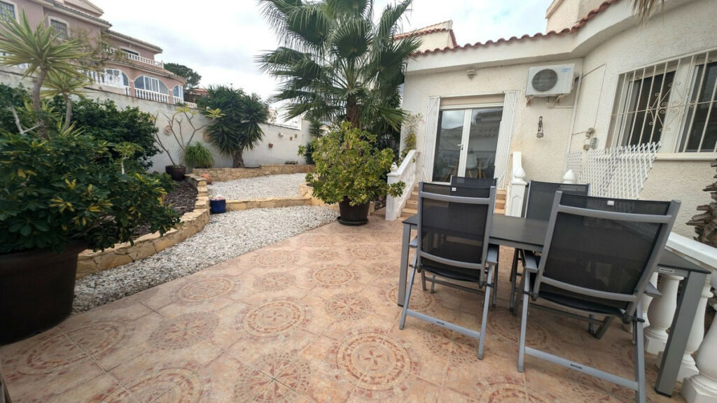 Detached Villa Ciudad Quesada Alicante - image 23