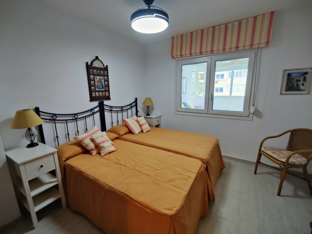 Middle Floor Apartment Estepona Málaga - image 22