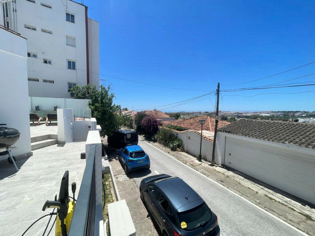 Detached Villa Nueva Andalucía Málaga - image 23