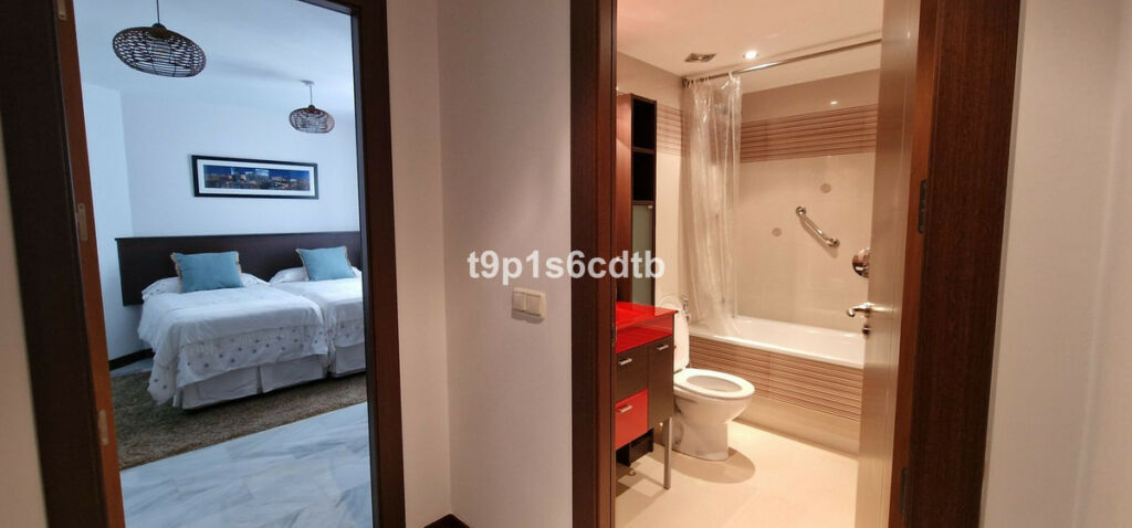Middle Floor Apartment Puerto Banús Málaga - image 23