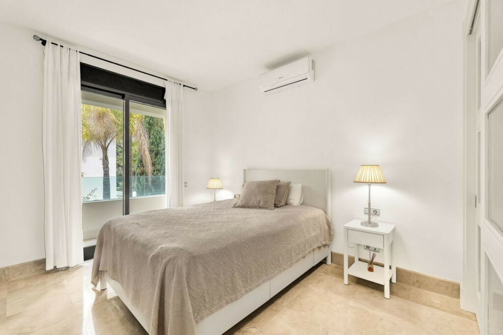 Middle Floor Apartment Los Monteros Málaga - image 24