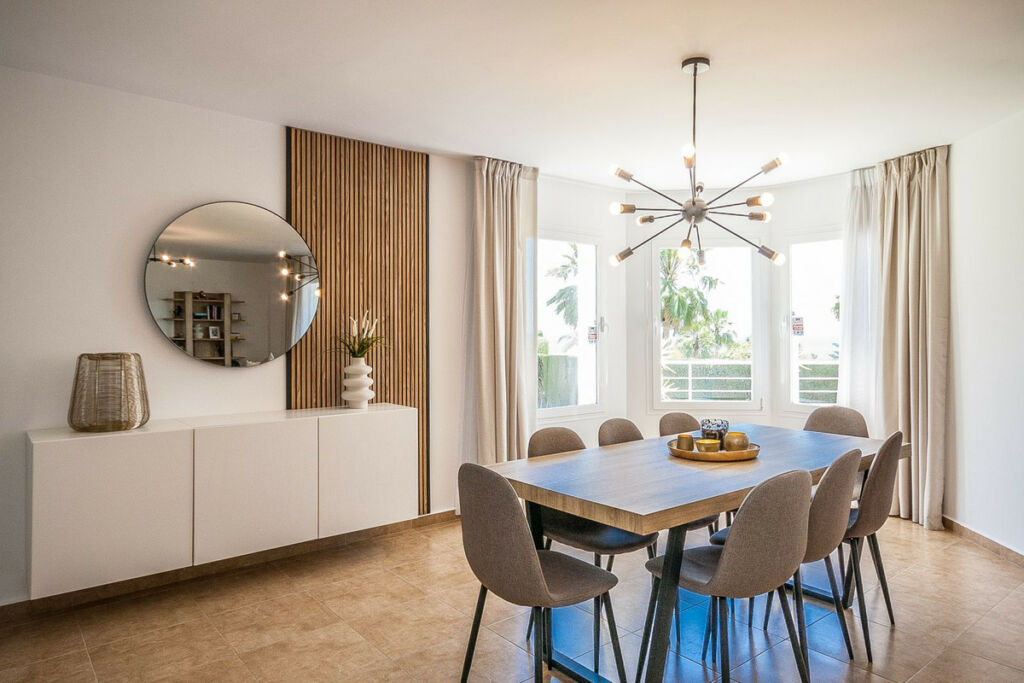 Detached Villa Estepona Málaga - image 24
