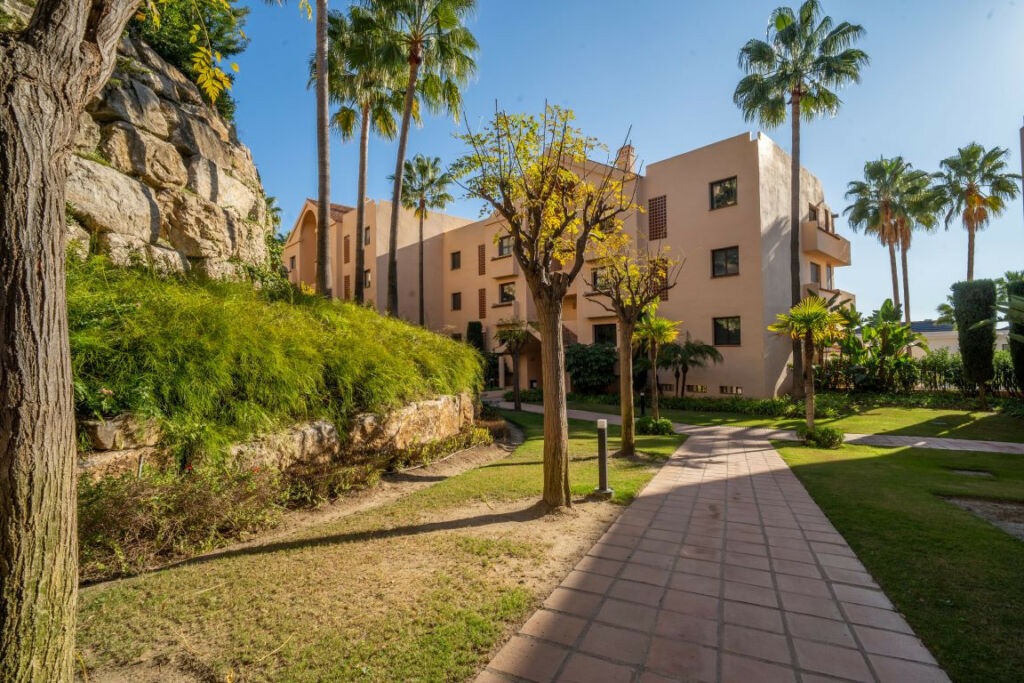 Ground Floor Apartment Benahavís Málaga - image 24