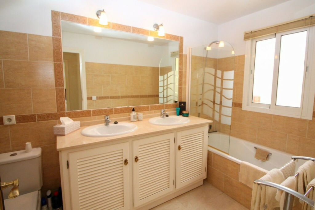 Townhouse Riviera del Sol Málaga - image 24