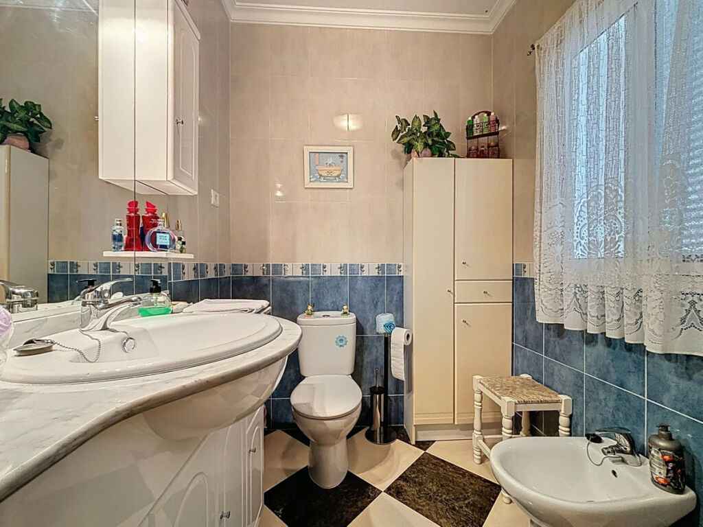 Detached Villa La Viñuela Málaga - image 24