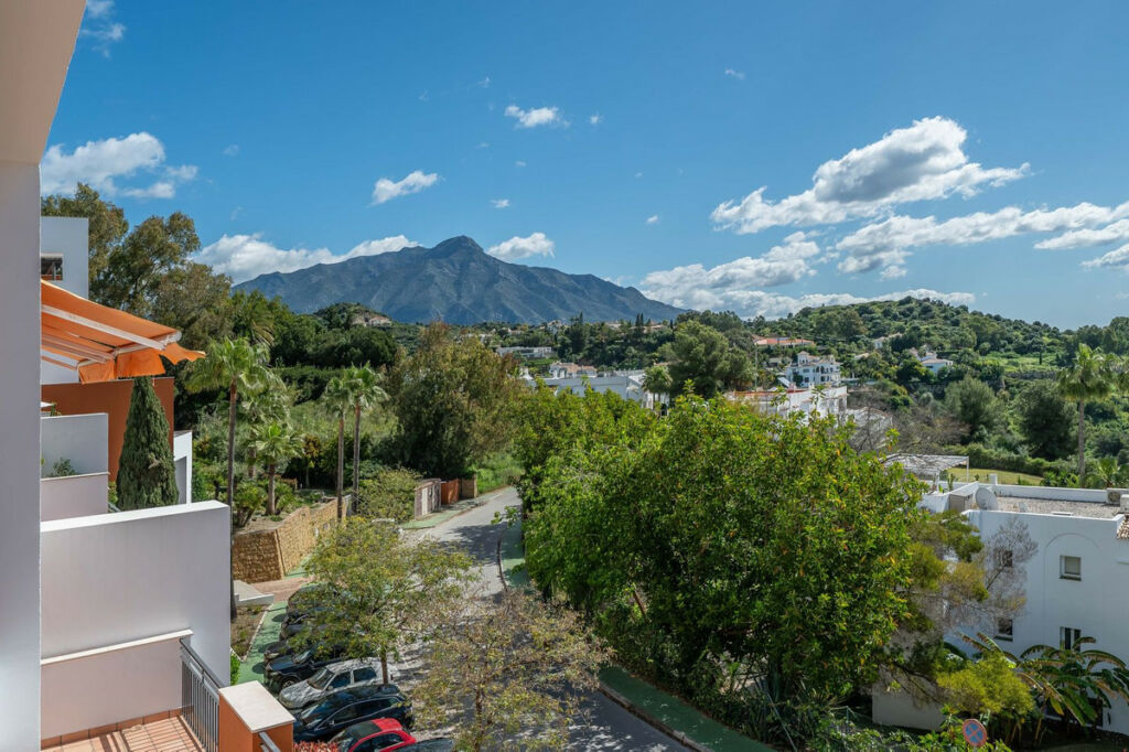 Middle Floor Apartment La Quinta Málaga - image 24