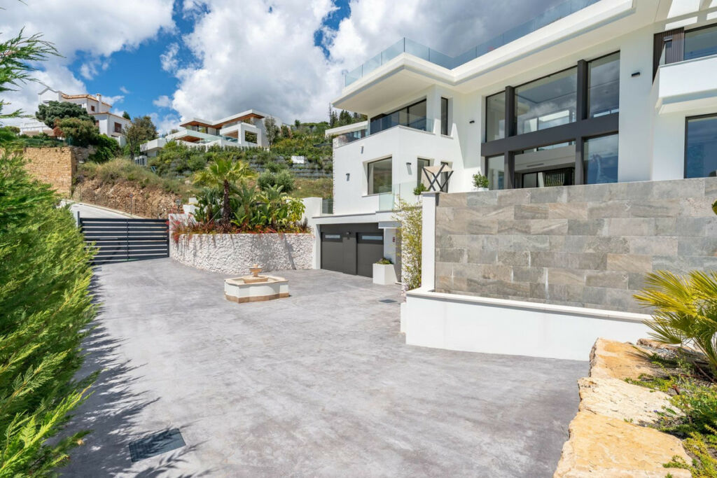 Detached Villa La Quinta Málaga - image 23