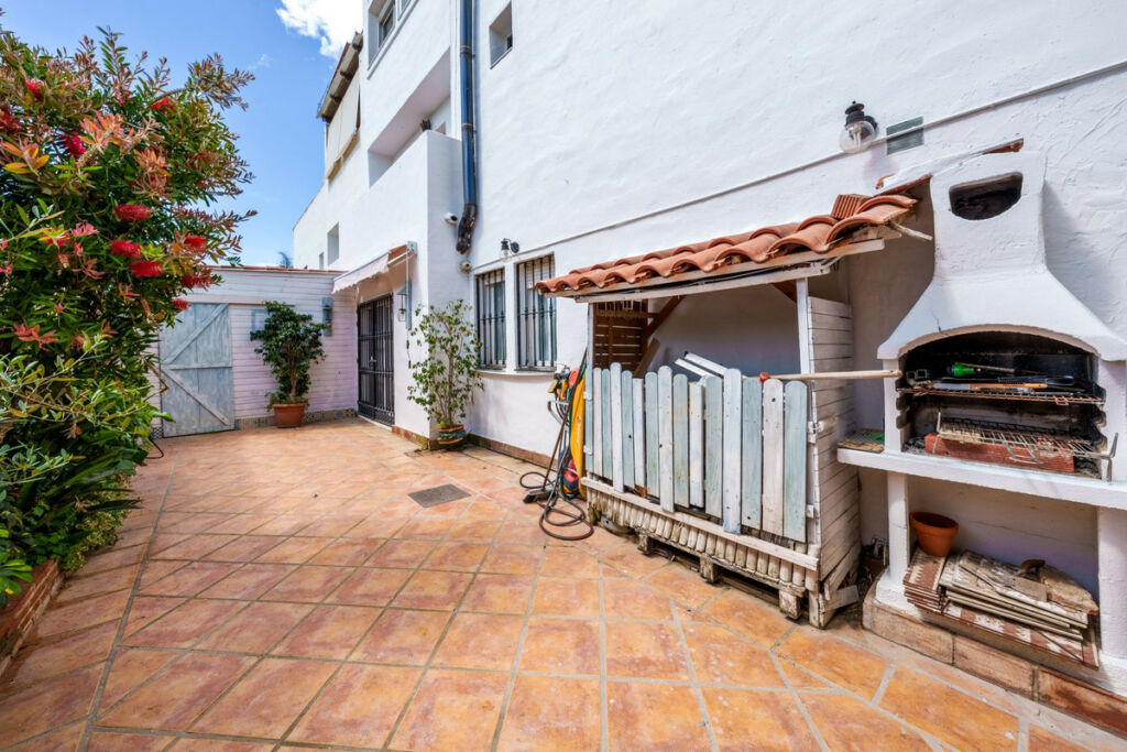Semi-Detached House Nagüeles Málaga - image 24