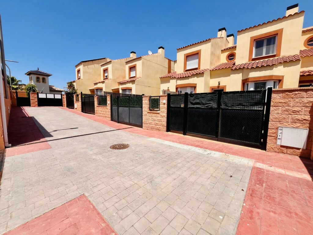 Townhouse Cabo Roig Alicante - image 24